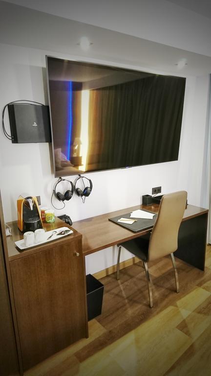 Junior Suite with Hot Tub,451372839:JPEG